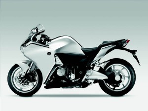 003-vfr1200f